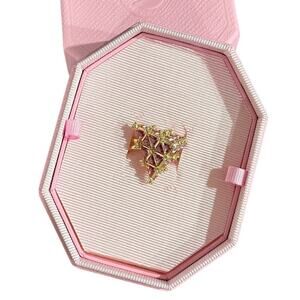 Swarovski Curiosa cocktail ring Triangle cut, Red, Gold-tone plated Size 7 / 55